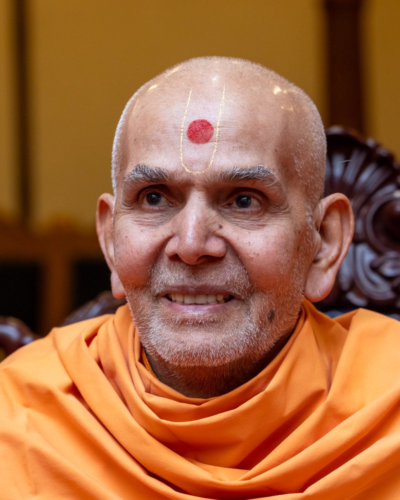 Mahant Swami Maharaj smiling
